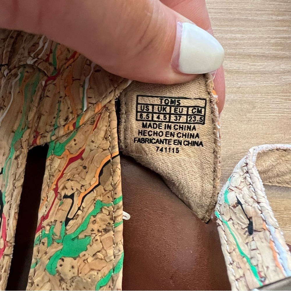 TOMS |โ Beige & Red Cork Zoe Sandal - Picture 10 of 11